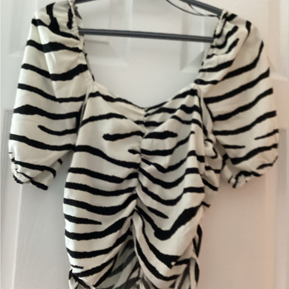 Ladies Top - Picture 3 of 3